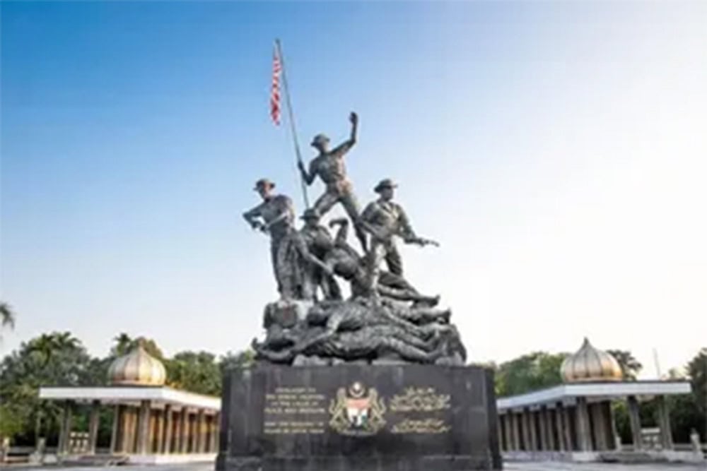 hotel near twin tower